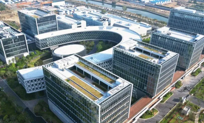 建筑重工领域筛分设备升级方案——中睿重工机械定制化改造实践